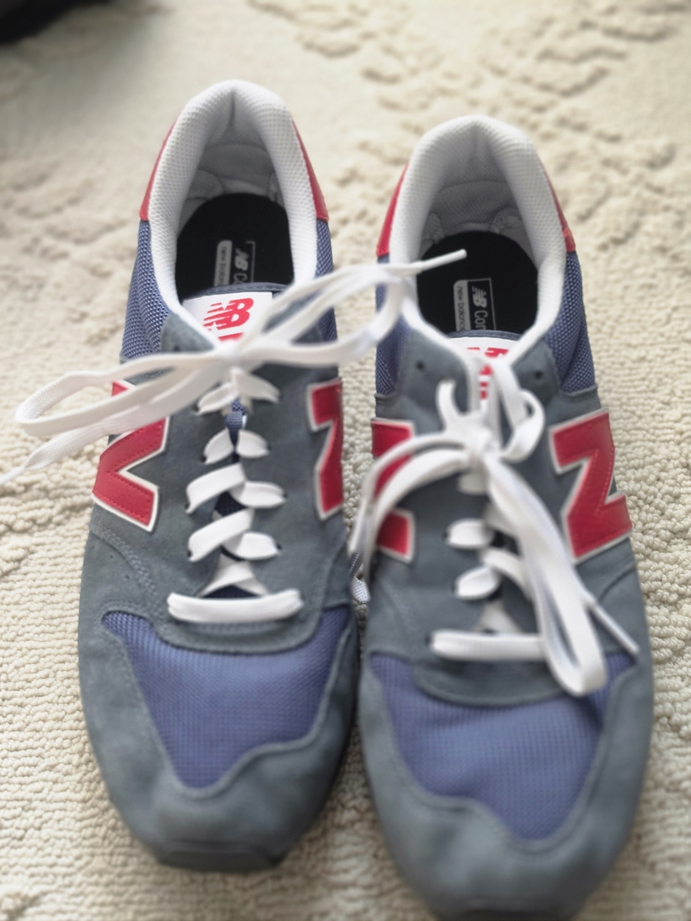 New Balance Men's Blue Sneakers with Red Logo
